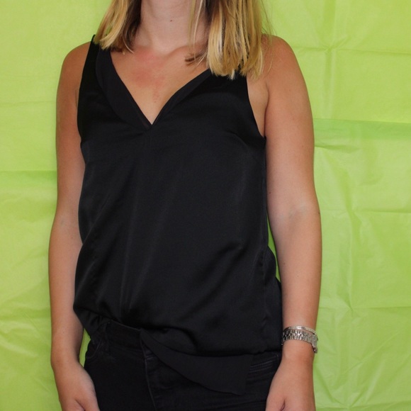 Black H&M tank - Picture 2 of 3